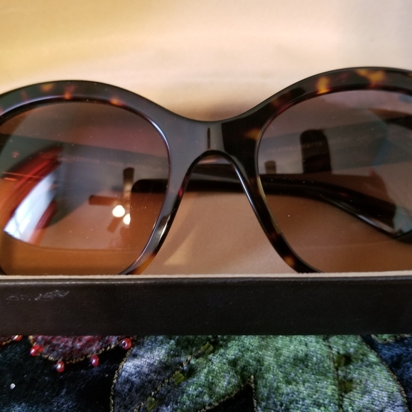 Dolce and Gabbana Sunglasses - Picture 2 of 6